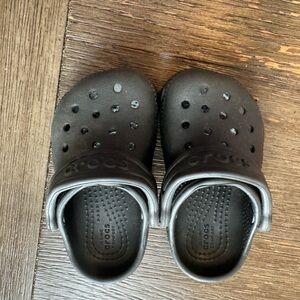 Black Crocs